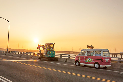 图说怪手环台净滩活动，，，，智绘必发智能环保节能