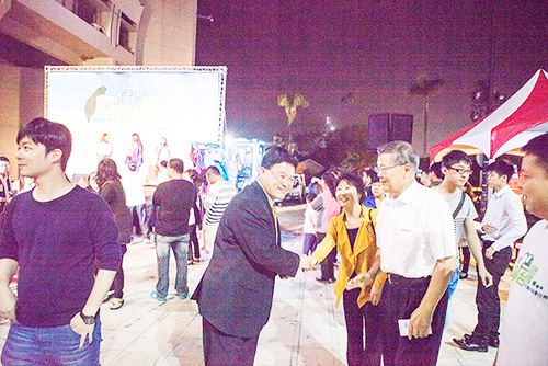 图说怪手环台净滩活动，，，，智绘必发智能环保节能