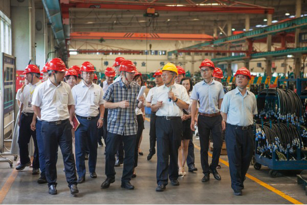 商务部相助司刘民强副司长一行调研必发智能