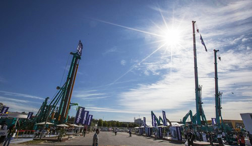 必发智能酷帅曾大虾，，，，，，一大波美图带你亲临北京BICES展