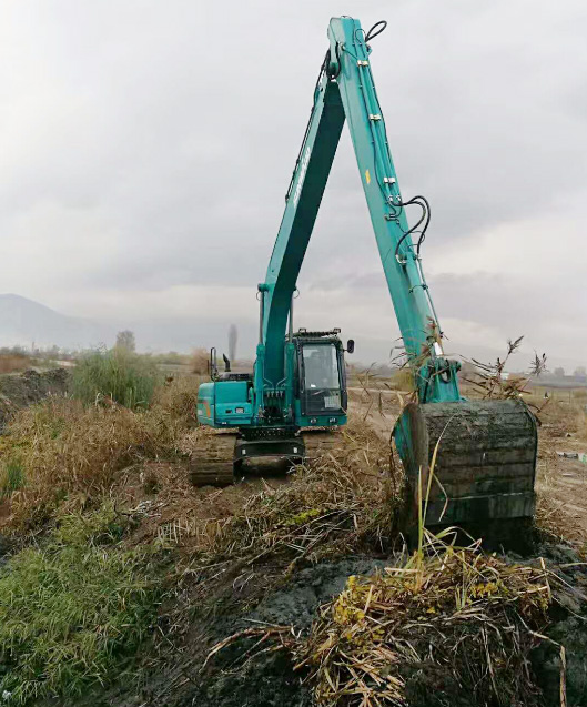 守护蓝色多瑙河，，，，，，，必发智能长臂挖掘机欧洲首秀