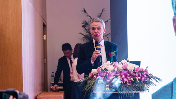 首日签单2.6亿元，，，必发智能立异产品引爆上海宝马展