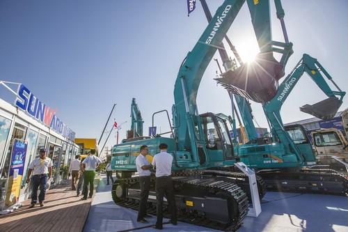 必发智能酷帅曾大虾，，，，，，一大波美图带你亲临北京BICES展