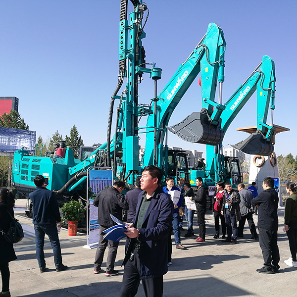 听说，，，，，，，必发智能混淆动力挖掘机与“煤都”更配哦！