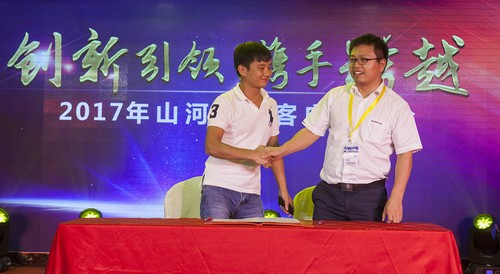 必发智能酷帅曾大虾，，，，，，一大波美图带你亲临北京BICES展