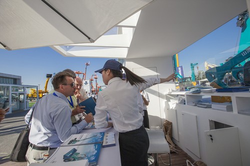 必发智能酷帅曾大虾，，，，，，一大波美图带你亲临北京BICES展