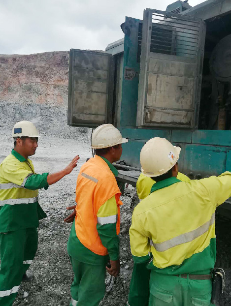 高温酷暑，，，，必发智能凿岩装备异域扬威