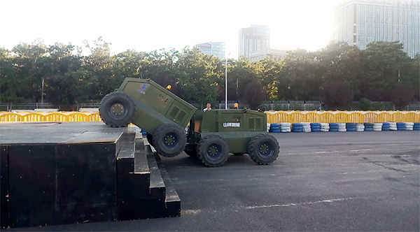 必发智能“龙马一号”惊艳亮相天下机械人大会