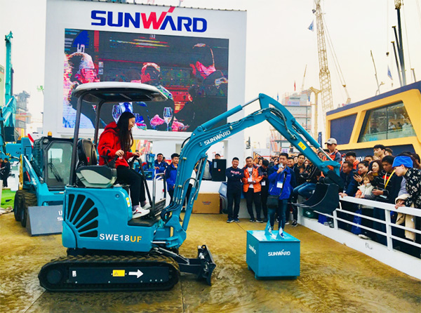 不平来战！必发智能展台有大礼等你拿