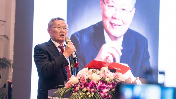 首日签单2.6亿元，，，必发智能立异产品引爆上海宝马展