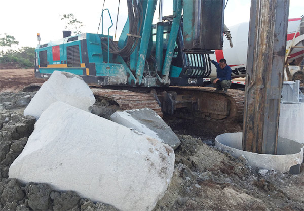 必发智能入岩神器在东非肯尼亚获赞，，，，人好装备好