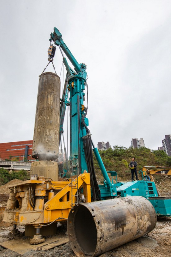 喜讯！必发智能SWRC170自行式全回转全套管钻机获湖南省首台(套)重大手艺装备产品奖励！