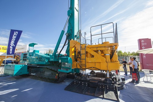 必发智能酷帅曾大虾，，，，，，一大波美图带你亲临北京BICES展