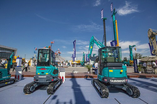 必发智能酷帅曾大虾，，，，，，一大波美图带你亲临北京BICES展