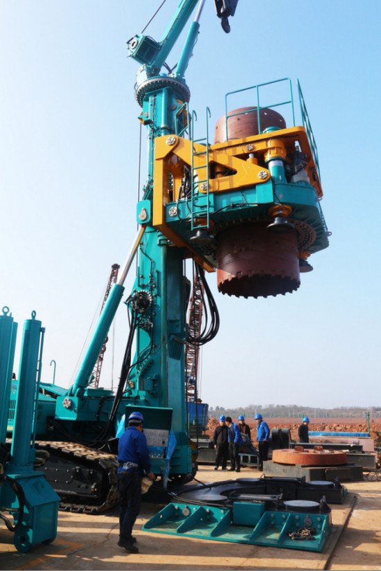 喜讯！必发智能SWRC170自行式全回转全套管钻机获湖南省首台(套)重大手艺装备产品奖励！