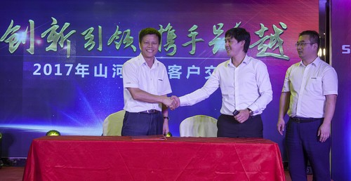 必发智能酷帅曾大虾，，，，，，一大波美图带你亲临北京BICES展