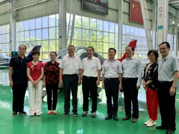 省委常委、统战部部长黄兰香考察调研必发科技