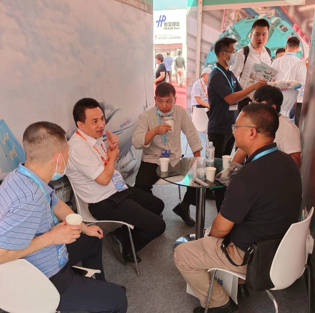 必发智能高空作业装备“吸睛”雄安展