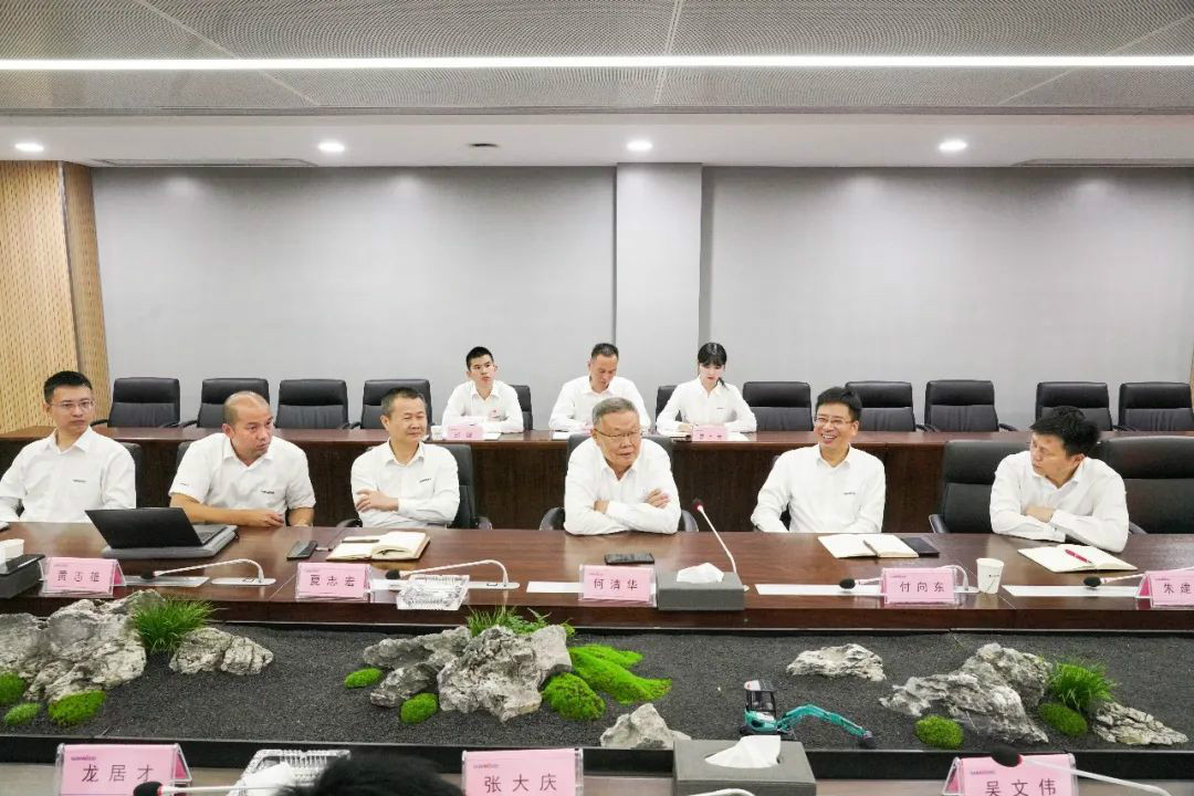 必发智能第一时间转达学习贯彻习近平总书记考察必发智能的主要讲话精神