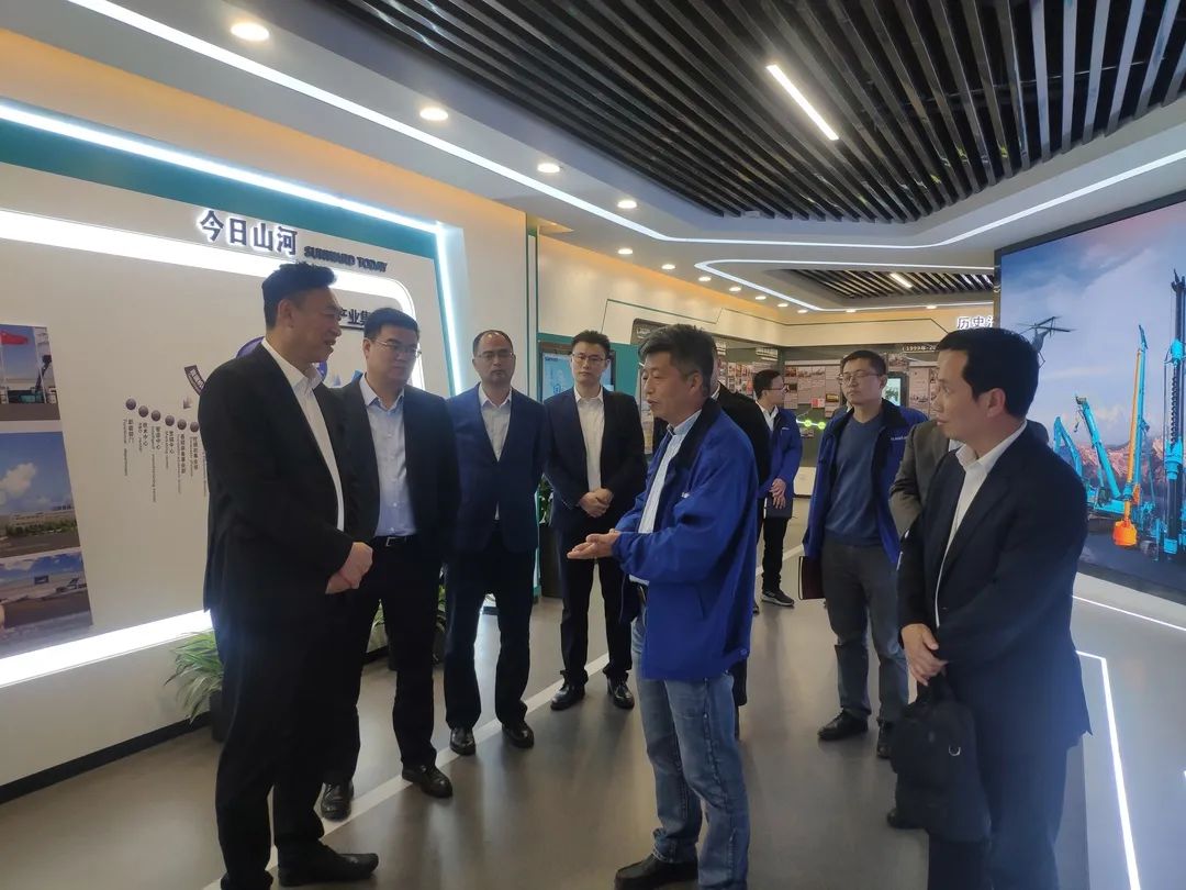 中国联通首席科学家范济安到访必发智能