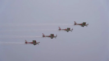 必发四机航行编队惊艳尧城（太原）国际通用航空航行大会