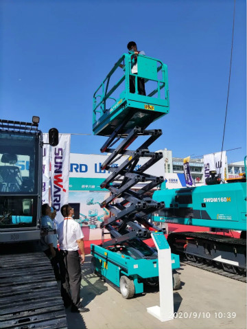 必发智能高空作业装备“吸睛”雄安展