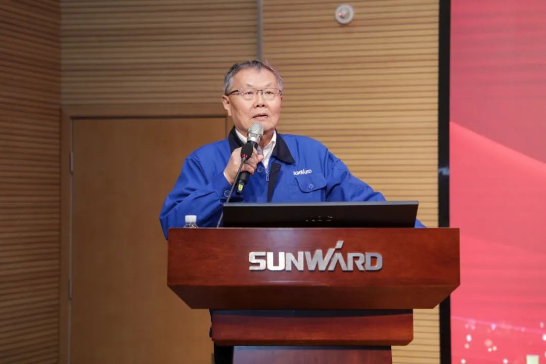 必发智能中高层干部晚间集中“充电”