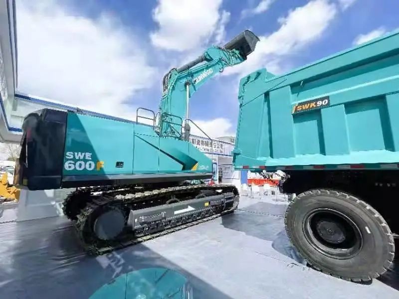 必发智能绿巨人闪亮登场鄂尔多斯国际煤博会