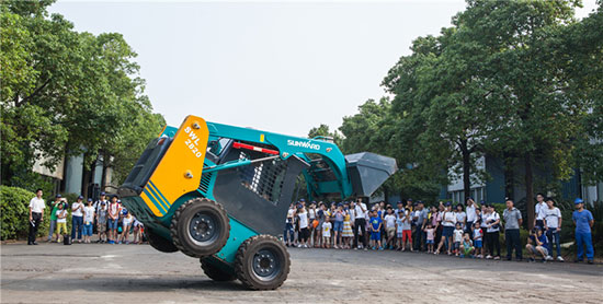 这个炎天，，，，，亲子玩转必发智能“三栖”装备