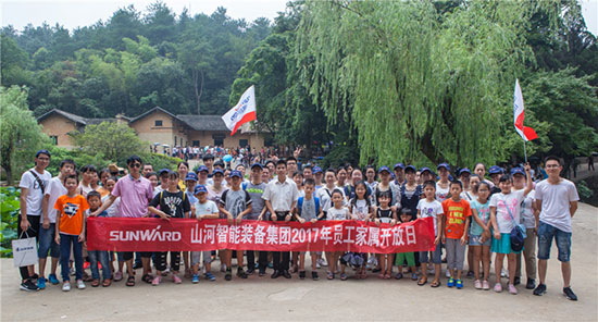 这个炎天，，，，，亲子玩转必发智能“三栖”装备