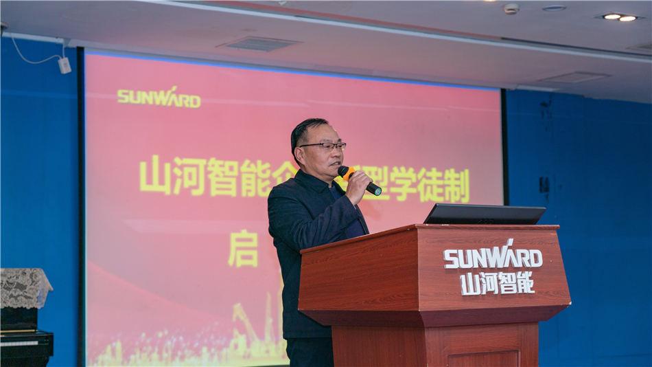 校企携手，，，让“新型学徒”生长为“现代工匠”