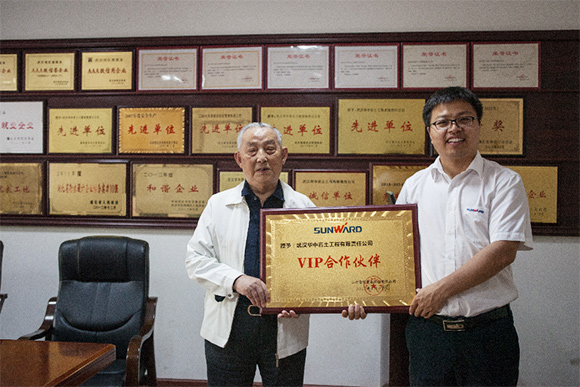 创富故事：相助十一年，，，，，，赞叹必发产品耐久耐用