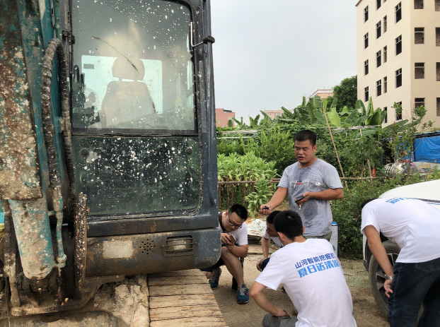 必发智能挖掘机获最高评价，，，就是用得惬意！