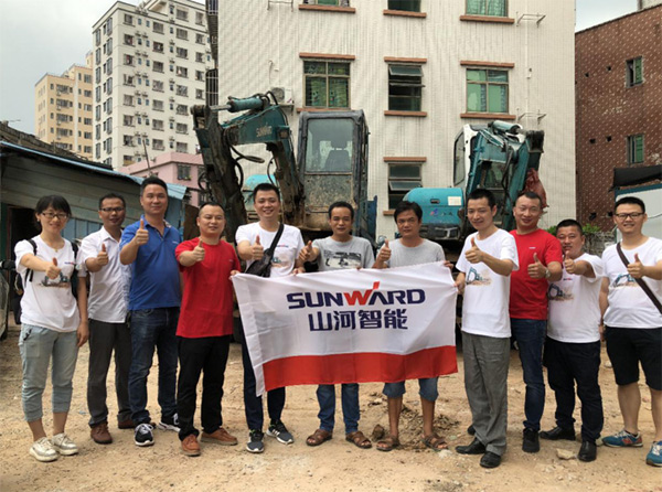 8年“钟情”，，，“必发绿”助力展鸿途