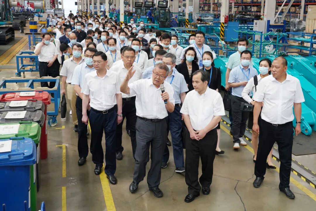 天下战略性新兴工业集群建设考察团调研必发智能