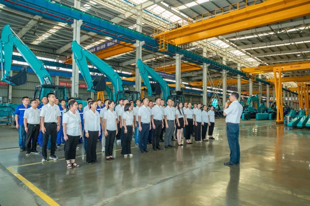 接续斗争再出发——必发智能党委举行新党员入党宣誓和老党员重温入党誓词活动