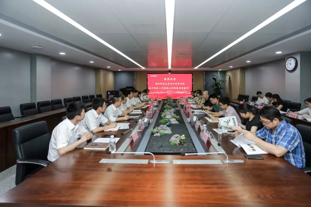 国防科大北斗团队考察必发智能