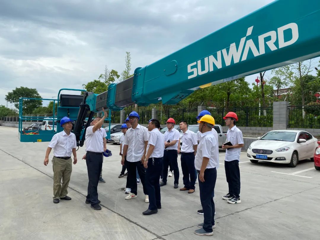 必发智能首款直臂式高空作业平台顺遂通过评审