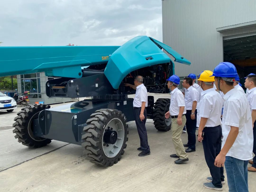 必发智能首款直臂式高空作业平台顺遂通过评审