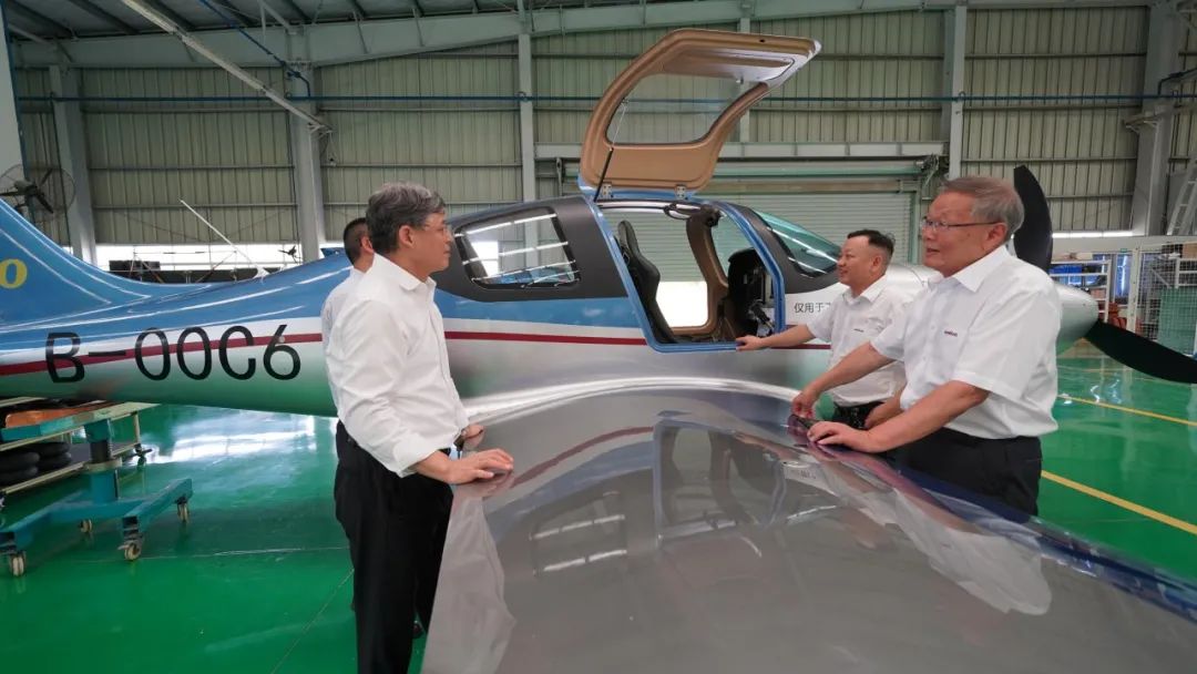 中国民用航空局总工程师殷时军率队考察调研必发科技