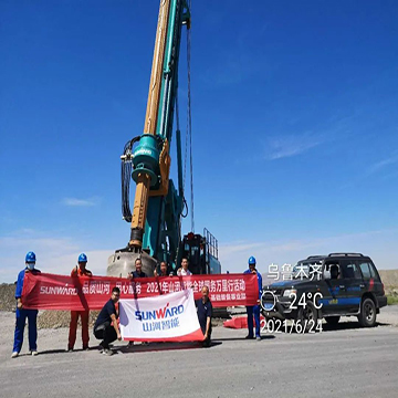 顶酷暑 走沙漠 2021年必发智能全球效劳万里行走进新疆