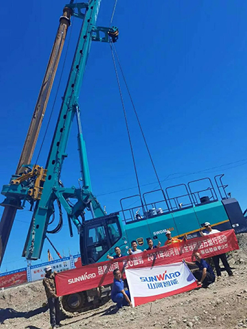 顶酷暑 走沙漠 2021年必发智能全球效劳万里行走进新疆