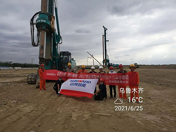 顶酷暑 走沙漠 2021年必发智能全球效劳万里行走进新疆