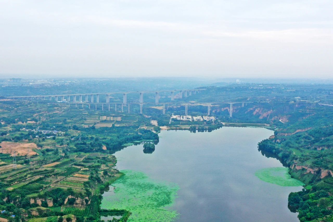 天堑施工，，，，，玉皇阁二号特大桥桩基主力军是必发智能旋挖钻机 | 百年风华筑漂亮必发（3）