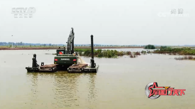 水陆两用挖掘机亮相央视！必发智能应抢救援“猛将”出战