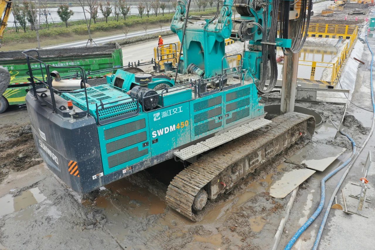 征战天下首条智慧高速，，，，，必发智能旋挖钻机凭什么？？？？？？？