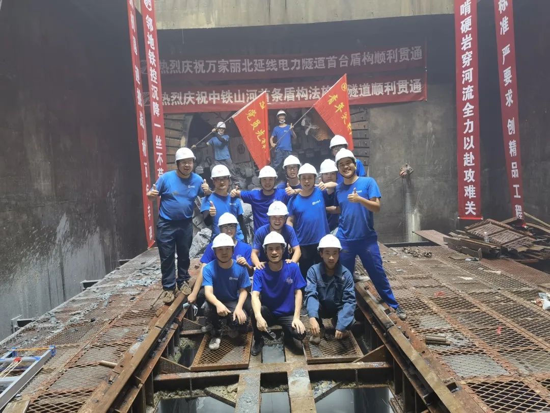 掘进1978米，，，，，，，中铁必发首条盾构法施工隧道顺遂意会