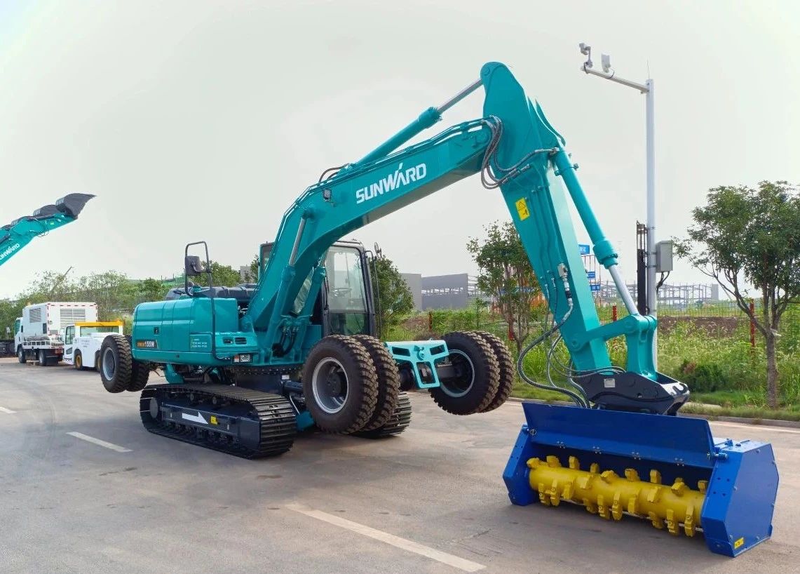 海内首台！必发智能15吨级轮履两用开带机乐成下线