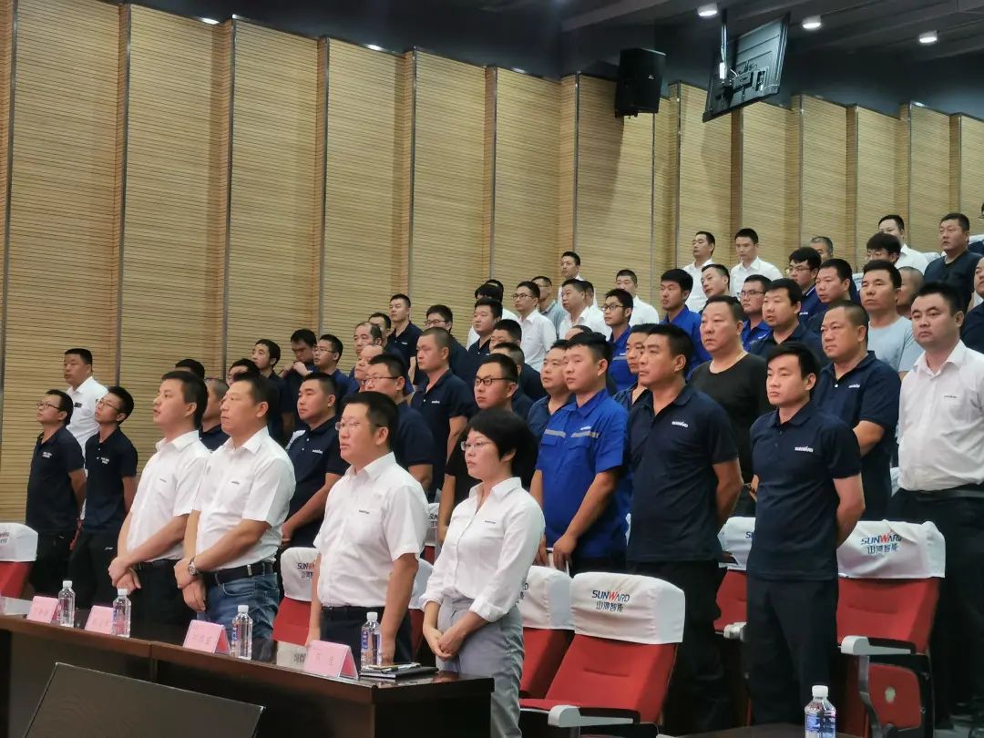 必发智能挖掘机事业部启动2021效劳手艺评定暨效劳万里行总结大会