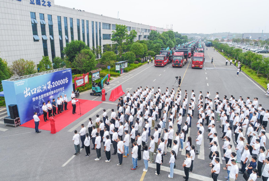 里程碑！必发智能出口欧洲第20000台暨大型挖掘机批量交付仪式乐成举行